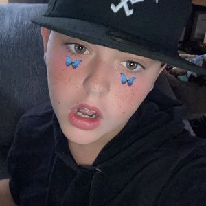 Meet your Posher, Ethan